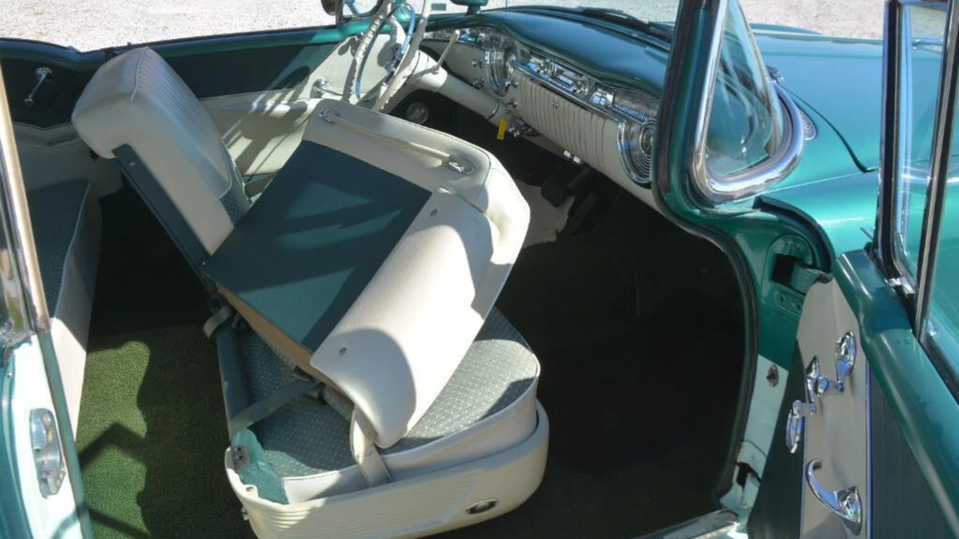 Oldtimer mieten aus den 50er Jahren, Hochzeitsauto mieten, Hochzeitsauto Brautauto, Oldsmobile für Hochzeitstransfer, Hochzeitstransfer mieten